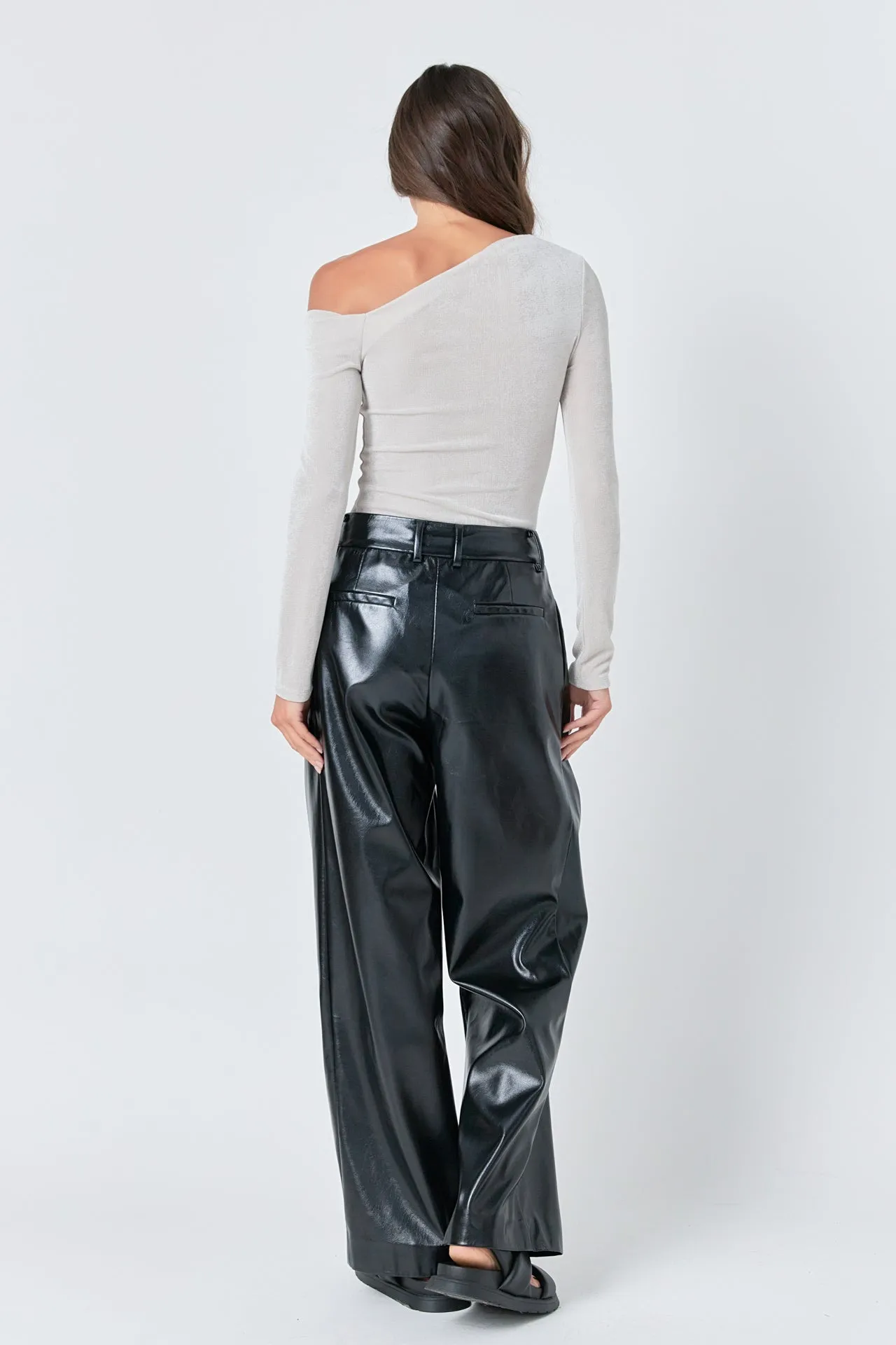 Asymmetric Shoulder Top