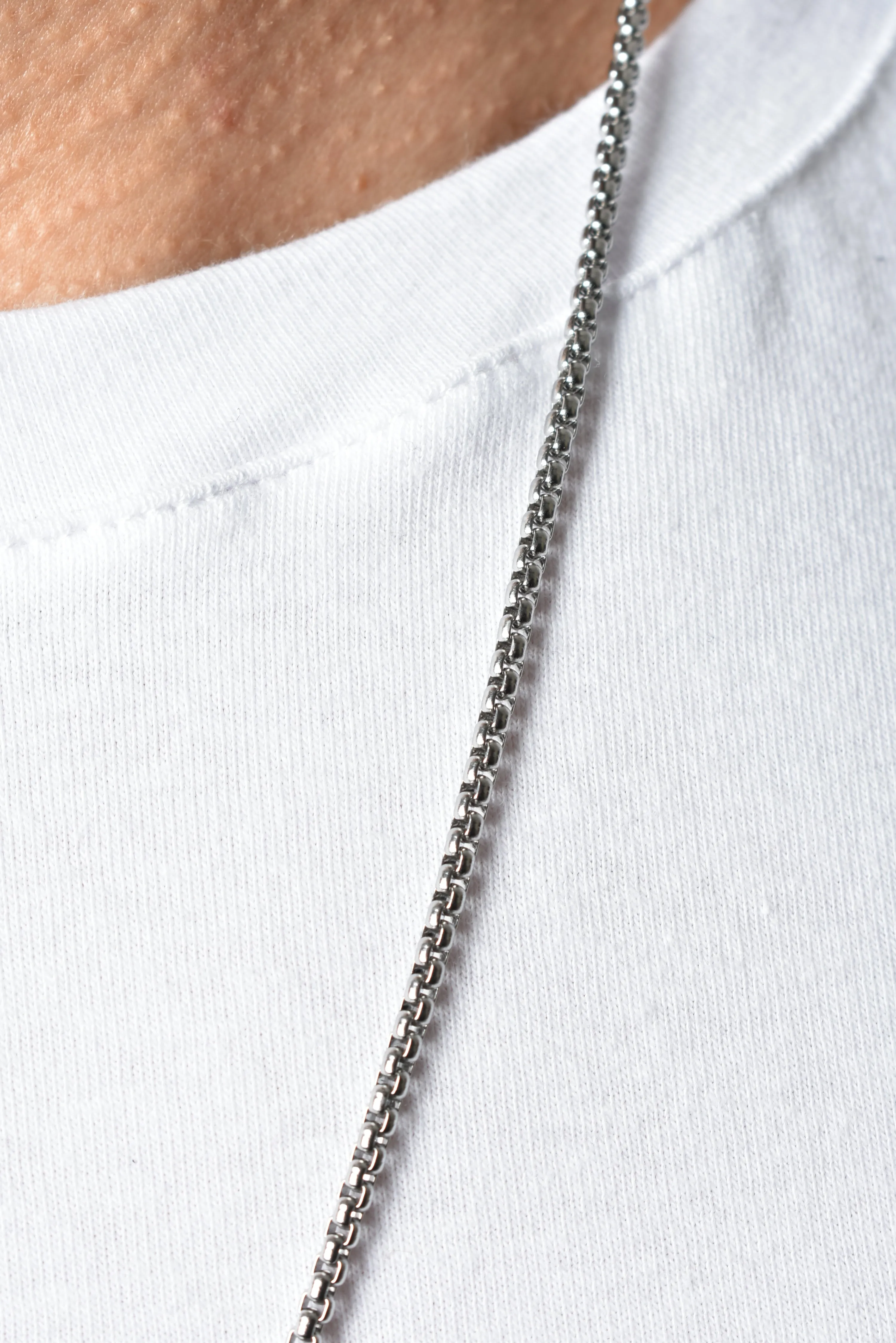 Collar Cadena Plateada Cruz