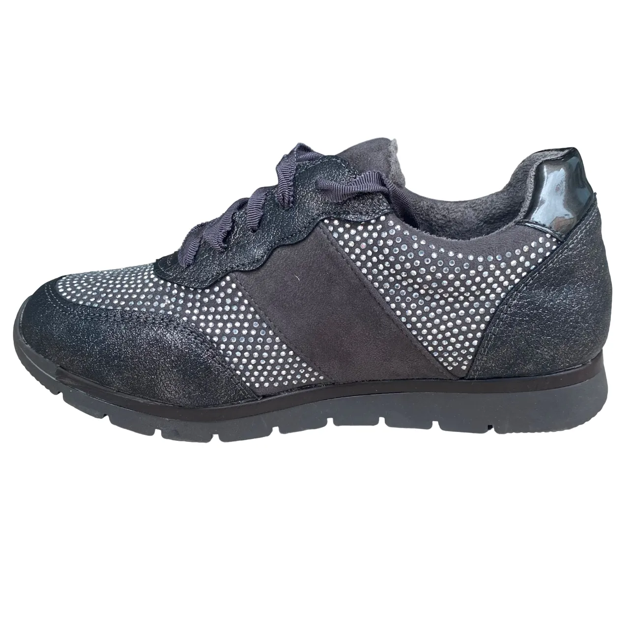XTI women's sneakers shoe with suede and rhinestone upper Zapato 55763 gray
